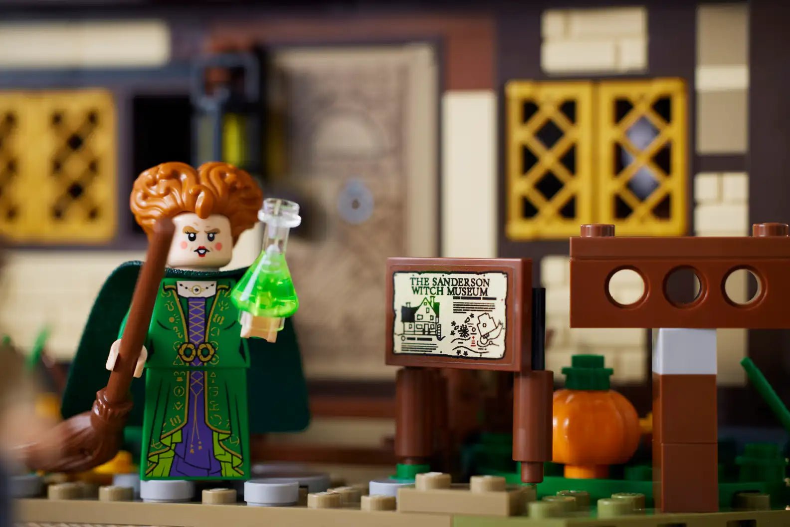 LEGO Disney Hocus Pocus: The Sanderson Sisters' Cottage - LOW&BEHOLD
